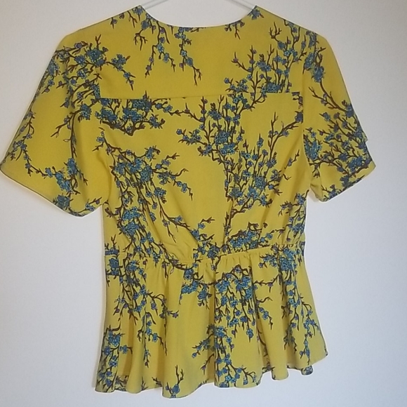 NWT - Peplum top - Picture 8 of 8